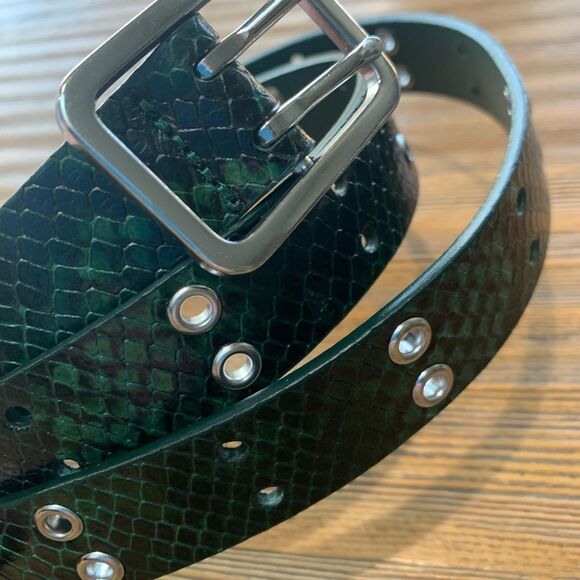 J. Crew Green Reptile Textured Accessory - Picture 10 of 10